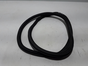   Tagumise küljeukse tihend uksel  - 8V5833721A 