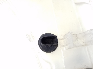Porsche Panamera 970 (2009–2016) Front washer fluid reservoir 97052830100 - 3