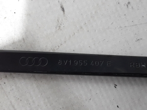 AUDI A3 8V (2012–2020) Esiklaasi puhasti hoob 8V1955407E - 3