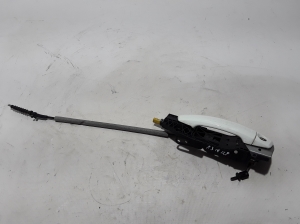   Esiukse välimine avakäepide ja selle detailid  -  