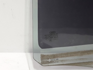AUDI A3 8V (2012–2020) Aizmugurējo sānu durvju stikls 8V5845205 - 2