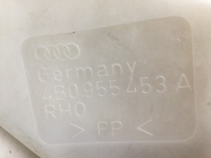 AUDI A6 C5 (1997–2005) Front washer fluid reservoir 4B0955453A - 3