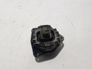 Engine mount - 6777371