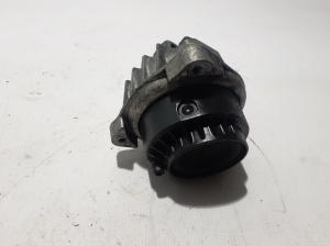 BMW 5 SERIES F07 (2009–2017) Engine mount 6777371 - 2