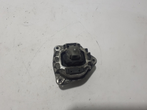 Engine mount - 6777371