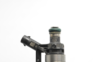  Fuel injector 