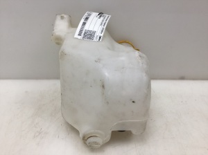  Windscreen washer tank front 