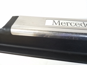 Mercedes Benz R-Class 251 (2006–2017) Inner sill trim A2516800035 - 4