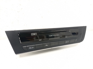  Radio / CD-Player / DVD-Player / Navigation 