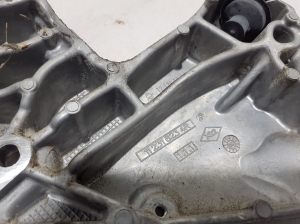  Engine holder 