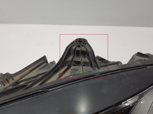 VOLVO V60 (2018–2026) Esituli 32338001 - 5