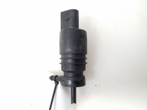 Volkswagen Passat B5 (1997–2005) Motor für Frontscheibenwaschanlage 1J5965651 - 3