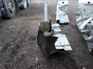 Peugeot 5008 (2017–2026) Center pillar 9810269880 - 2