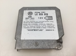 Volkswagen Golf IV (1997–2003) Airbagsteuergerät 1J0909609 - 2