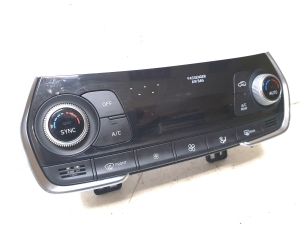 Hyundai Santa Fe (2018–2026) Heater control panel 97250S1XF0 - 4