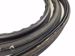 Porsche Panamera 970 (2009–2016) Trunk seal (on body) 97051261102 - 3