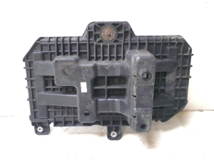 Hyundai Santa Fe (2018–2026) Batteriehalter 37150S1100 - 2