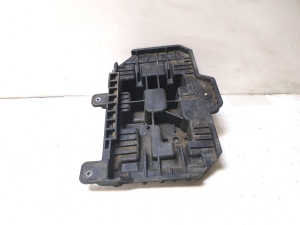 Hyundai Santa Fe (2018–2026) Batteriehalter 37150S1100 - 3