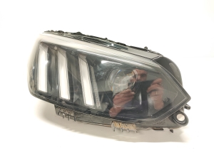   Headlight  - 9841641980 