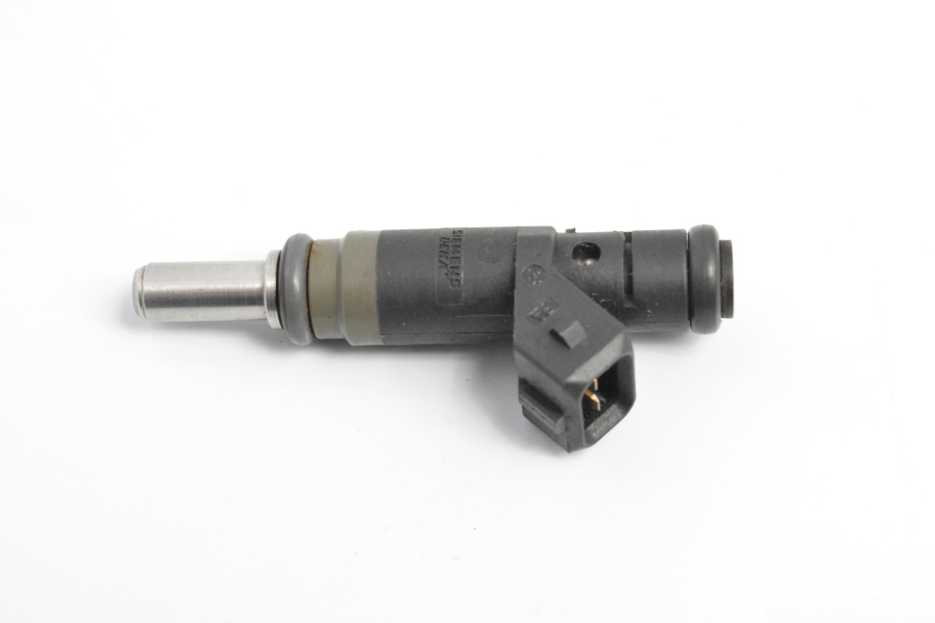 Used BMW 3 SERIES Fuel injector 7506158