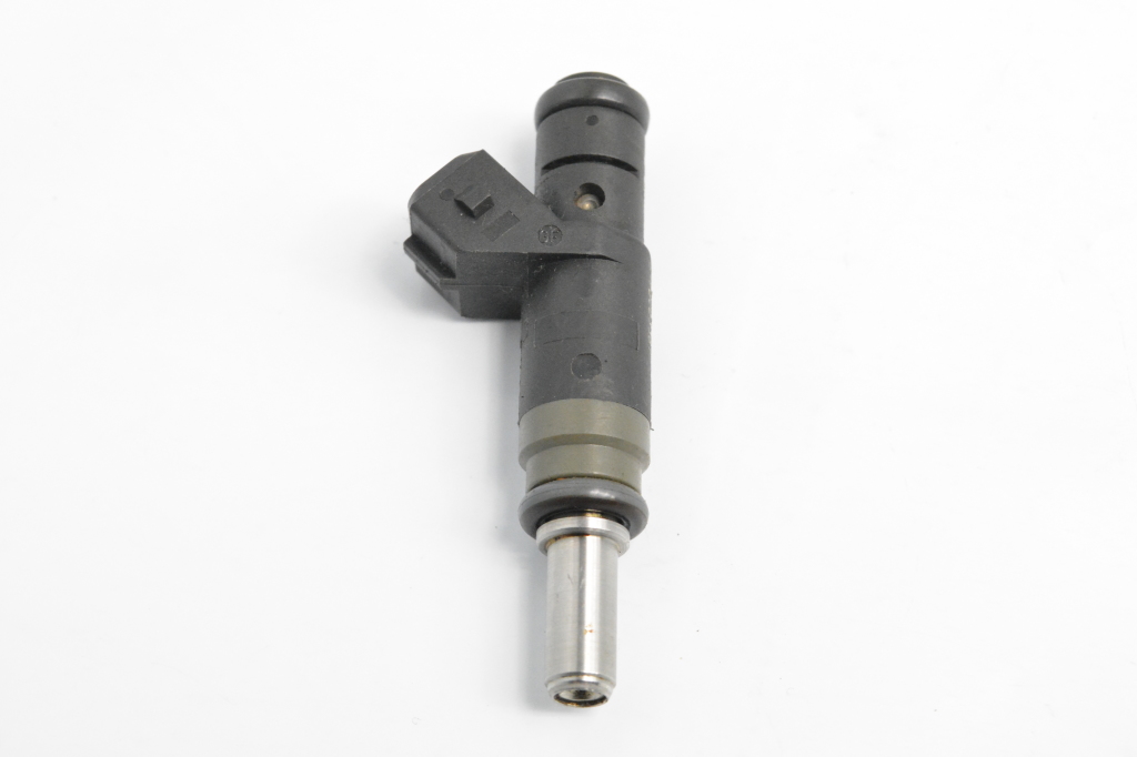 Used BMW 3 SERIES Fuel injector 7506158