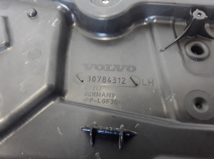 VOLVO S60 II (2010–2018) Aizmugurējo durvju logu pacēlājs 30784312 - 5