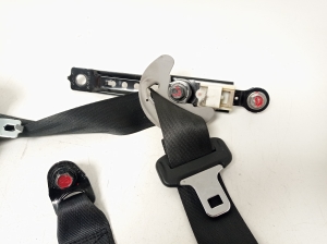Hyundai i30 (2011–2017) Front seat belt 88810A6100 - 3