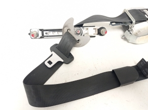 Hyundai i30 (2011–2017) Front seat belt 88810A6000 - 5