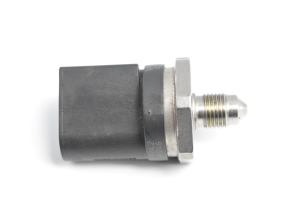 AUDI A3 8V (2012–2020) Fuel rail pressure sensor 06J906051F - 4