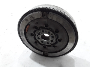  Clutch flywheel 