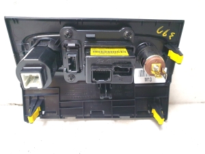 Hyundai Santa Fe (2018–2026) USB-Anschluss 96120S1100 - 2