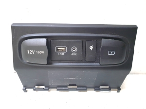 Hyundai Santa Fe (2018–2026) USB-Anschluss 96120S1100
