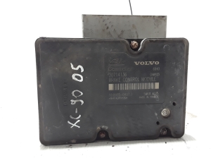 VOLVO XC90 (2002–2014) ABS unit 30714135 - 3