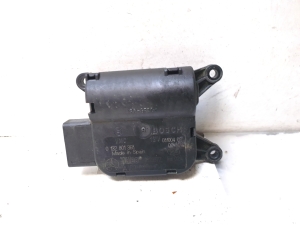 Stellmotor Heizungsklappe - 0132801368