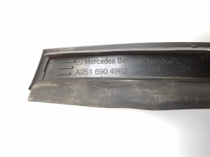 Mercedes Benz R-Class 251 (2006–2017) Windshield pillar outer molding A2516904962 - 3