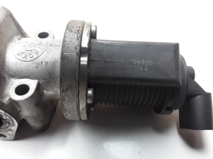 Opel Vectra C (2002–2008) Ventil Abgasrückführung 55215031 - 3