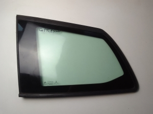 Rear quarter glass - B787S1