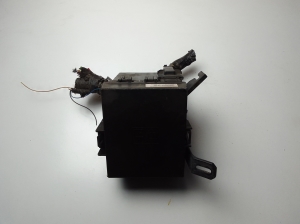 Fuse box bracket under the hood - FN1T14K012