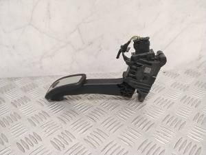AUDI Q4 e-tron I (2021–2026) Accelerator pedal 1EB723503 - 3