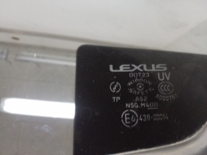 LEXUS GS (2005–2011) Tagumise külgukse kolmnurkklaas 6812430550 - 2