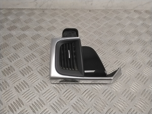 Dashboard air vent grilles - J9D3018B09AB
