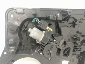 Ford Fiesta VI (2008–2017) Priekšējo durvju logu pacēlājs un tā daļas C1BBA045H16AB - 4