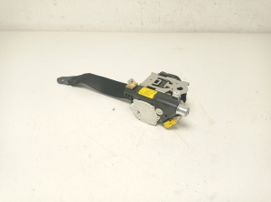   Rear seat belt 