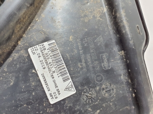 Porsche Macan (2014–2026) Front washer fluid reservoir 95B955453B - 3