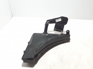 Porsche Macan (2014–2026) Front washer fluid reservoir 95B955453B - 5
