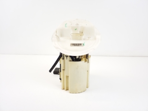 Mercedes Benz C-Class 204 (2007–2014) Kütusepump paagis A2044702294 - 4