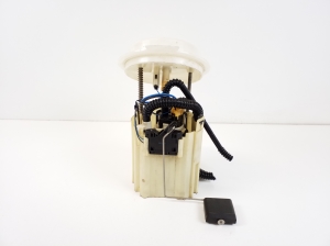 Mercedes Benz C-Class 204 (2007–2014) Kütusepump paagis A2044702294 - 4