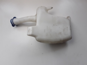 Ford EcoSport (2013–2026) Scheibenwaschbehälter vorne CN1517618AA - 3