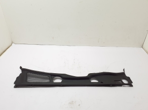   Wiper cowl trim panel  - 95B819447G 