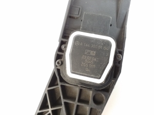 Mercedes Benz ML-Class 164 (2005–2011) Gaspedal A1643000104 - 3